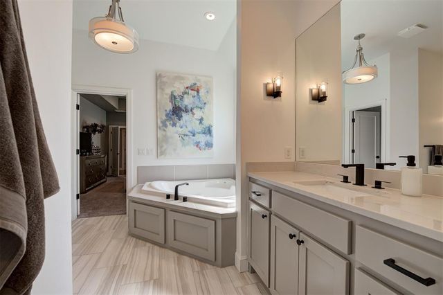 5317 Gateway Bridge Court, Edmond, OK 73034