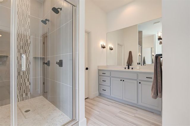 5317 Gateway Bridge Court, Edmond, OK 73034