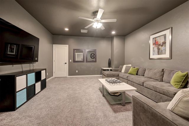 5317 Gateway Bridge Court, Edmond, OK 73034
