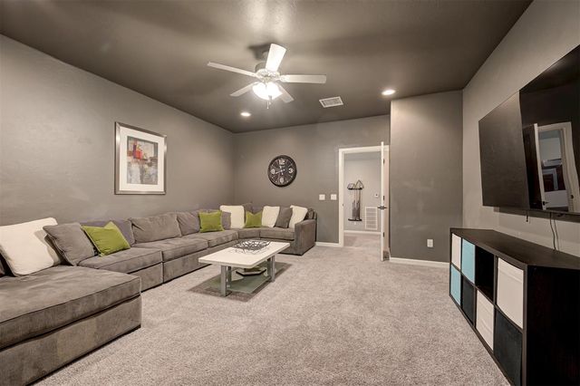 5317 Gateway Bridge Court, Edmond, OK 73034