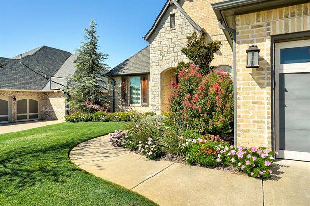 5317 Gateway Bridge Court, Edmond, OK 73034