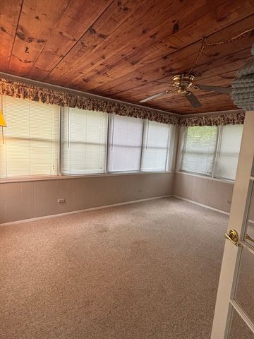 137 Appleton St, Springfield, MA 01108
