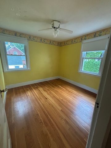 137 Appleton St, Springfield, MA 01108