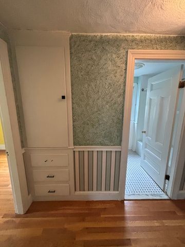 137 Appleton St, Springfield, MA 01108