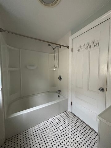 137 Appleton St, Springfield, MA 01108