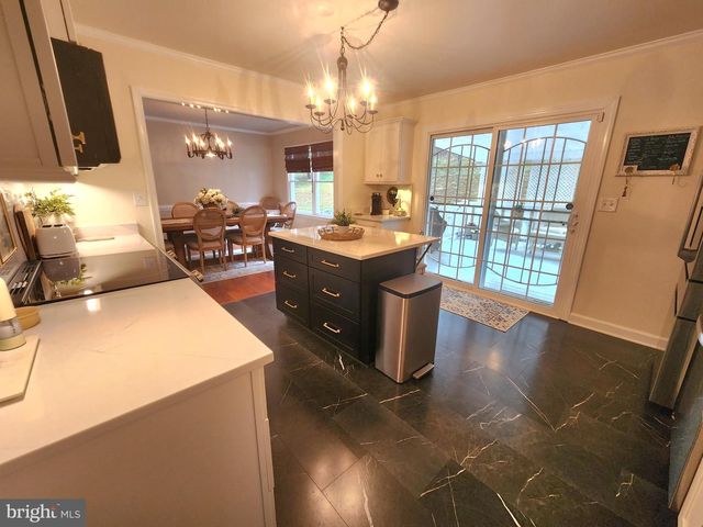 14464 LIPSCOMB HILL LN, Milford, VA 22514