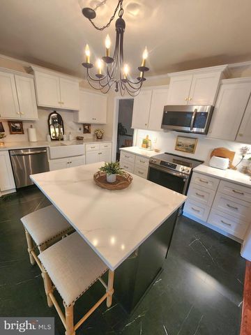 14464 LIPSCOMB HILL LN, Milford, VA 22514