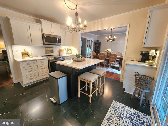 14464 LIPSCOMB HILL LN, Milford, VA 22514