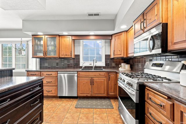 1232 Willowind Trail, Fort Wayne, IN 46845