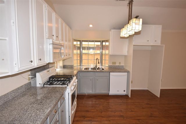 7910 Park Hollow Court, Houston, TX 77095