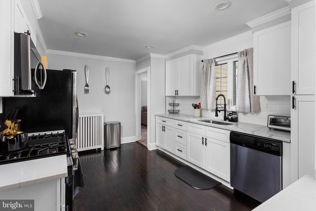 122 HUFF AVE, Trenton, NJ 08618