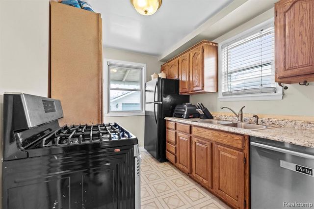 13656 Ward Street, Southgate, MI 48195