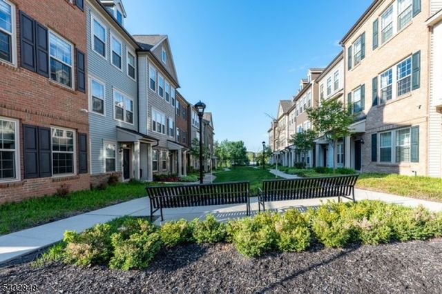 20 Gala Ct, Livingston Twp., NJ 07039