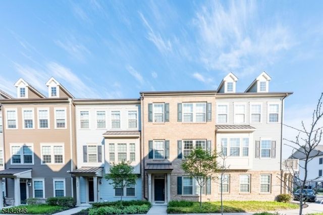 20 Gala Ct, Livingston Twp., NJ 07039