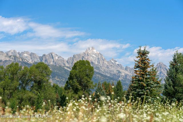 750 E NEZ PERCE Road, Jackson, WY 83001