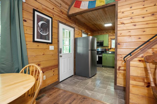 3556 Right Fork Fixer Road, Zoe, KY 41397