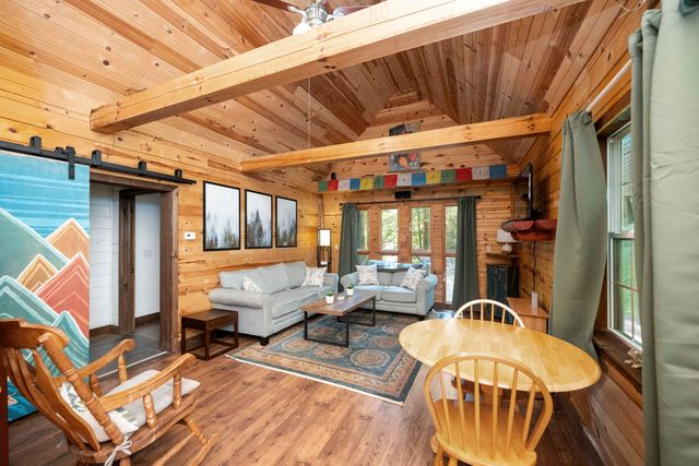 3556 Right Fork Fixer Road, Zoe, KY 41397
