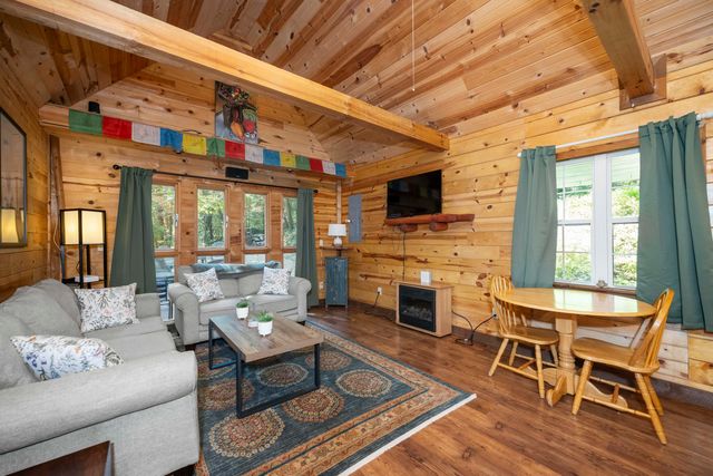 3556 Right Fork Fixer Road, Zoe, KY 41397