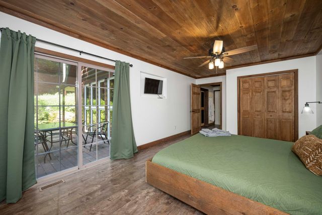 3556 Right Fork Fixer Road, Zoe, KY 41397