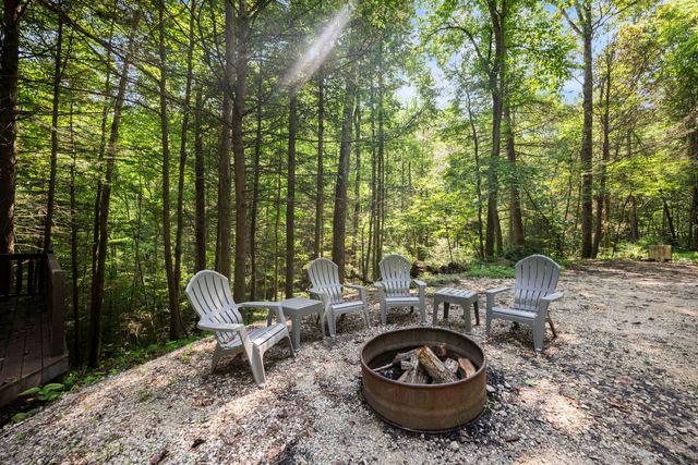 3556 Right Fork Fixer Road, Zoe, KY 41397