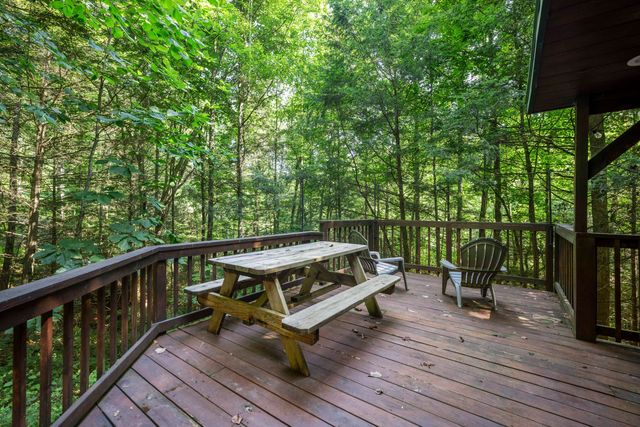 3556 Right Fork Fixer Road, Zoe, KY 41397