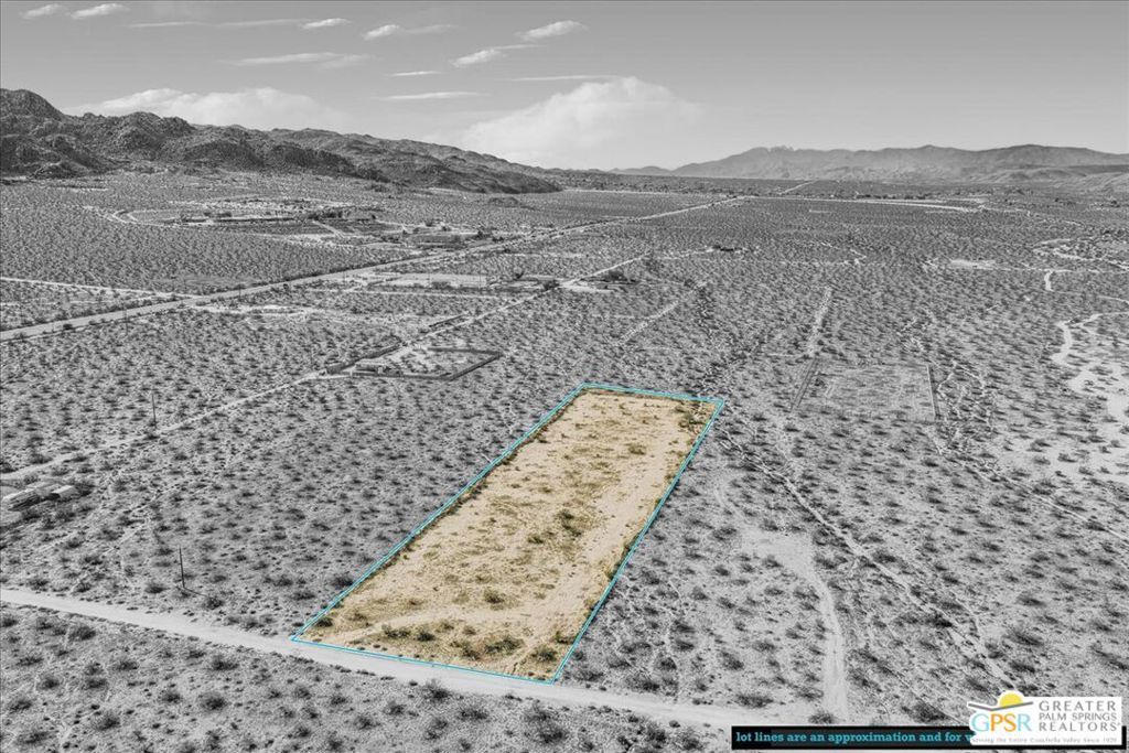 Image 13 of property listing at 1 SUNEVER Road, Joshua Tree, CA 92252