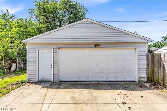 2411 Brookdale Avenue, Parma, OH 44134