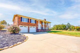 1033 College Avenue, Shelby, NC 28152