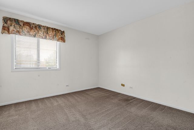 150 E Fountainview Lane 3B, Lombard, IL 60148