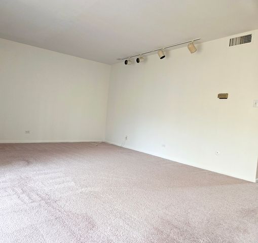 150 E Fountainview Lane 3B, Lombard, IL 60148