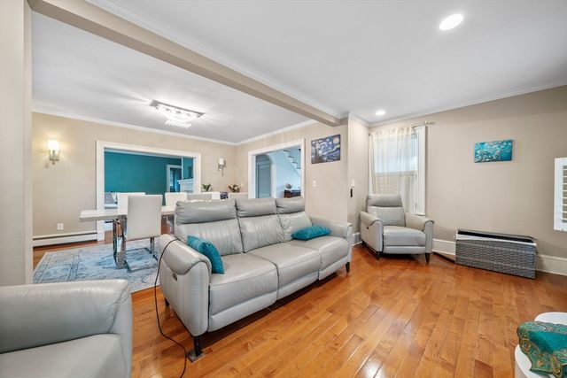 91 Elm St, Quincy, MA 02169
