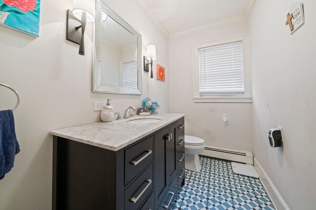 91 Elm St, Quincy, MA 02169