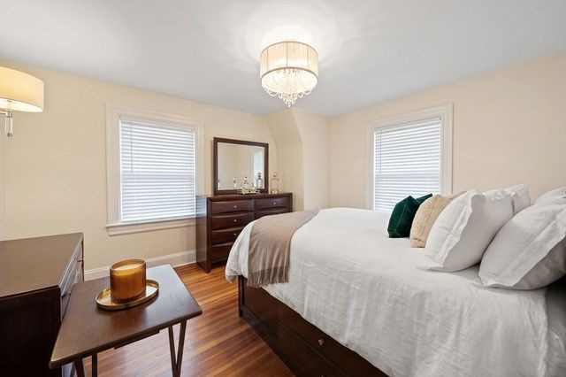 91 Elm St, Quincy, MA 02169