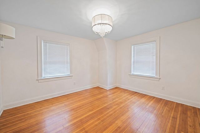 91 Elm St, Quincy, MA 02169