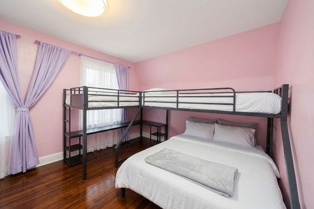 91 Elm St, Quincy, MA 02169