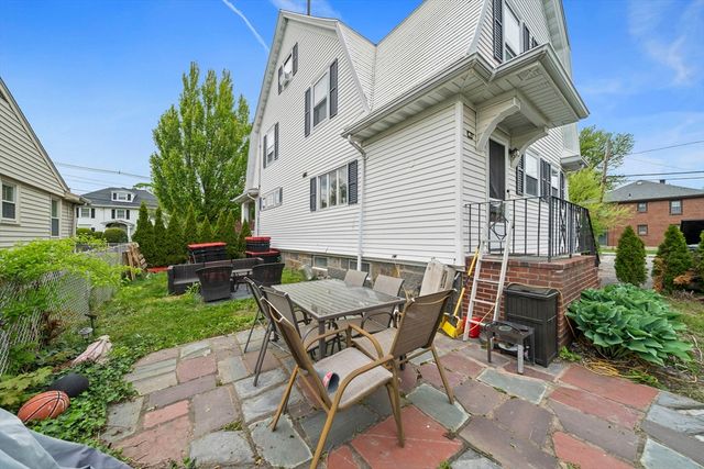 91 Elm St, Quincy, MA 02169
