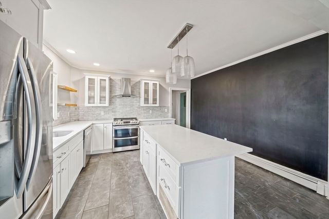 91 Elm St, Quincy, MA 02169
