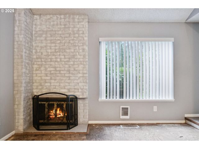 1889 BOCA RATAN Dr, Lake Oswego, OR 97034