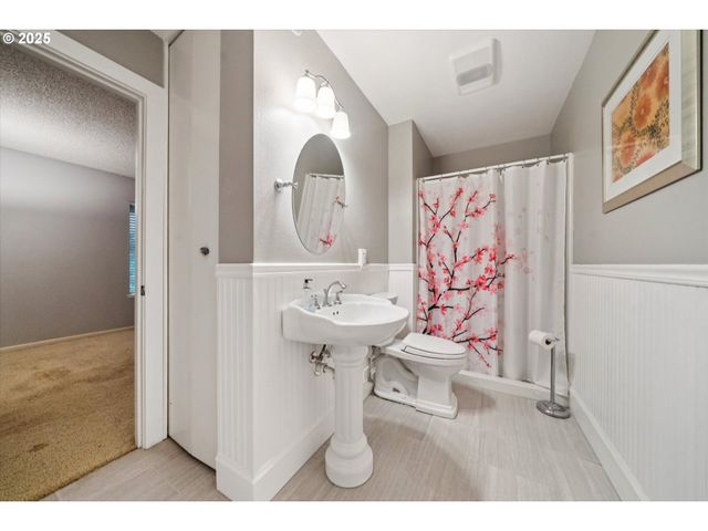 1889 BOCA RATAN Dr, Lake Oswego, OR 97034