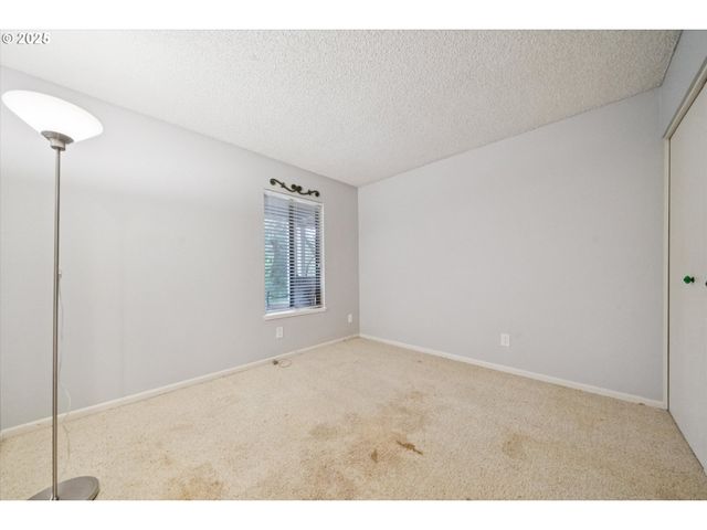 1889 BOCA RATAN Dr, Lake Oswego, OR 97034