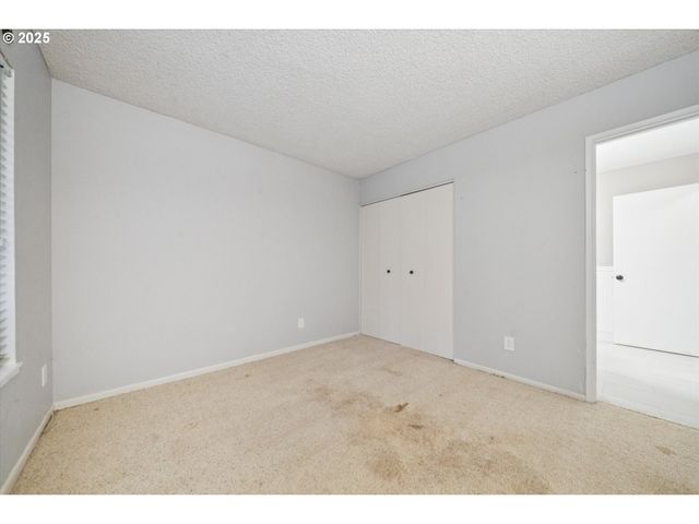 1889 BOCA RATAN Dr, Lake Oswego, OR 97034