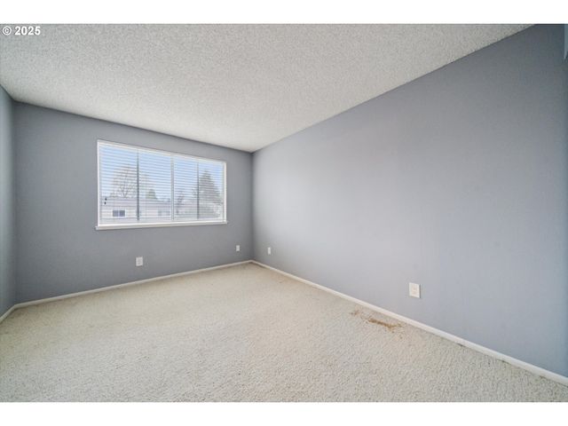 1889 BOCA RATAN Dr, Lake Oswego, OR 97034