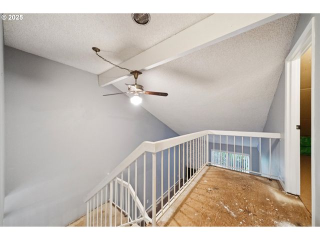 1889 BOCA RATAN Dr, Lake Oswego, OR 97034