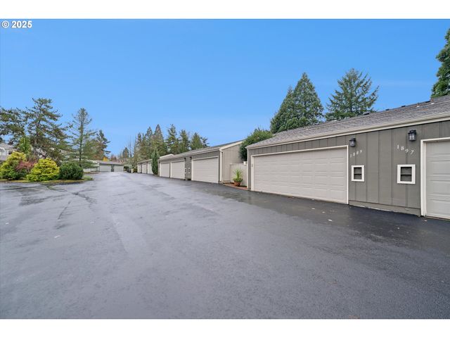 1889 BOCA RATAN Dr, Lake Oswego, OR 97034