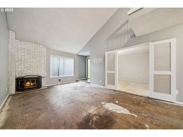 1889 BOCA RATAN Dr, Lake Oswego, OR 97034