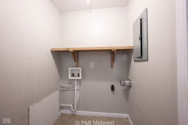 5925 Sunwood Drive, Indianapolis, IN 46224