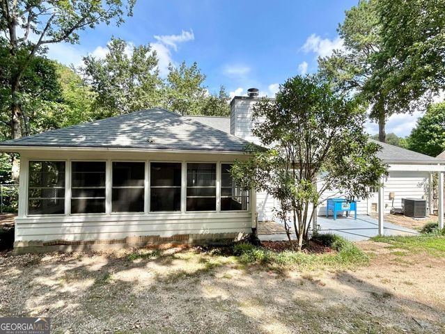 733 Fallowfield Drive, Loganville, GA 30052
