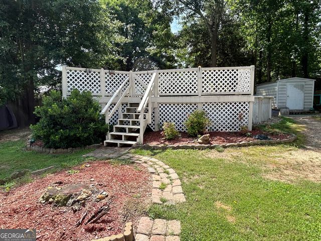 733 Fallowfield Drive, Loganville, GA 30052