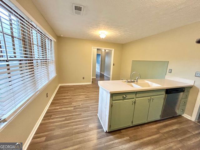 733 Fallowfield Drive, Loganville, GA 30052