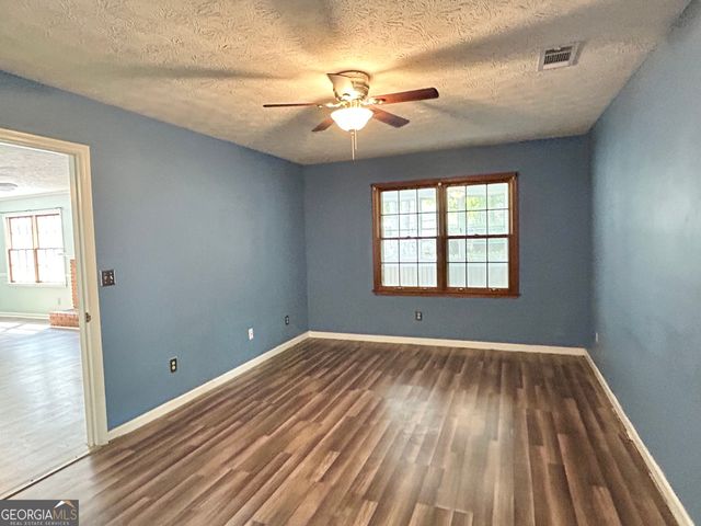 733 Fallowfield Drive, Loganville, GA 30052